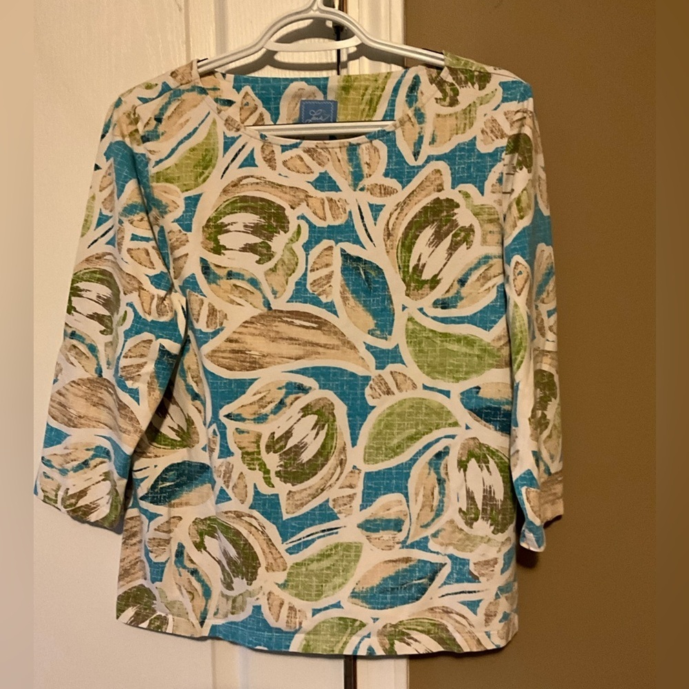 Lara Lane Women’s Elegant Floral Print Women's Blouse 3/4 sleeves Size Large.